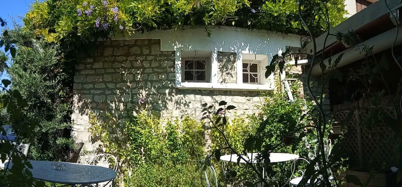 Hotel Font De Lauro Saumane-de-Vaucluse Dış mekan fotoğraf